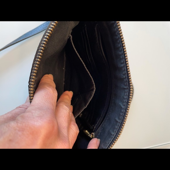 Fossil Black Leather Crossbody or Shoulder Bag - Picture 13 of 16